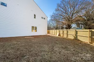 901 S Hoskins Rd, Charlotte, NC 28216 - Photo 22