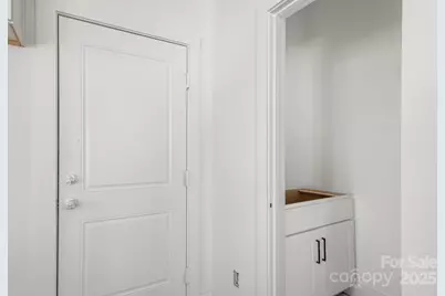 901 S Hoskins Road, Charlotte, NC 28216 - Photo 10