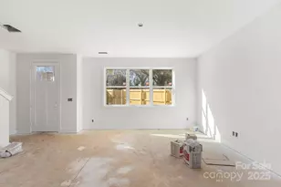 901 S Hoskins Rd, Charlotte, NC 28216 - Photo 4