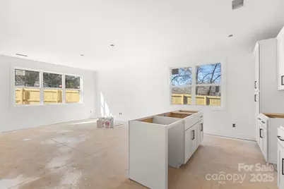 901 S Hoskins Road, Charlotte, NC 28216 - Photo 2