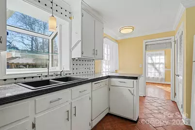 1215 Robinhood Circle, Charlotte, NC 28227 - Photo 10