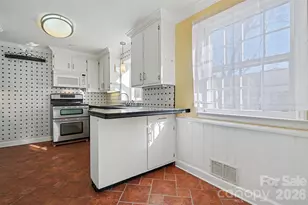 1215 Robinhood Cir, Charlotte, NC 28227 - Photo 8