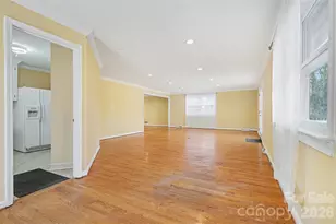 1215 Robinhood Cir, Charlotte, NC 28227 - Photo 14