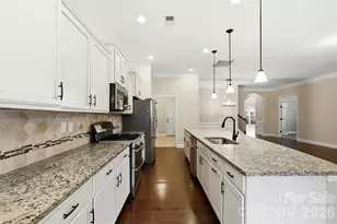 9120 Inverness Bay Rd, Charlotte, NC 28278 - Photo 4