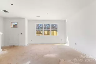 909 S Hoskins Rd, Charlotte, NC 28208 - Photo 2