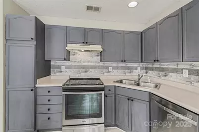 4557 Antelope Lane, Charlotte, NC 28269 - Photo 4