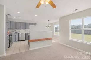 4557 Antelope Ln, Charlotte, NC 28269 - Photo 8