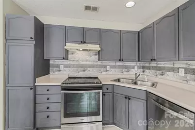 4557 Antelope Lane, Charlotte, NC 28269 - Photo 4