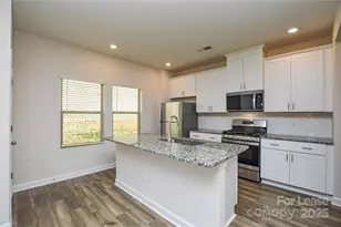 3215 Lisburn St, Charlotte, NC 28227 - Photo 4