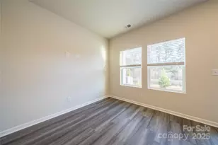 8105 Hidden Spgs Trl, Charlotte, NC 28216 - Photo 8