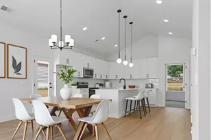 113 E Edinburgh Ct, Statesville, NC 28625 - Photo 2