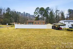 902 Meadowood Dr, Lenoir, NC 28645 - Photo 6