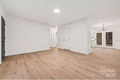 5001 Lakecrest Drive, Charlotte, NC 28215 - Photo 8