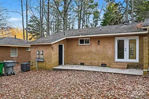 5003 Lakecrest Dr, Charlotte, NC 28215 - Photo 18