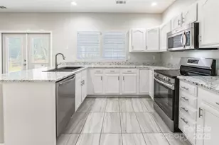 8610 Harmony Bridge Pl, Charlotte, NC 28216 - Photo 16