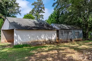 1590 S Center St, Hickory, NC 28602 - Photo 28