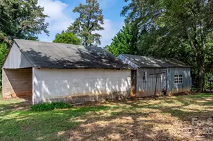 1590 S Center St, Hickory, NC 28602 - Photo 28