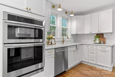 625 4th Street Drive NW, Hickory, NC 28601 - Photo 8