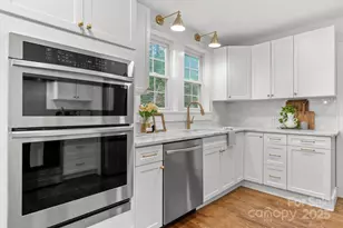 625 4th St Dr NW, Hickory, NC 28601 - Photo 8