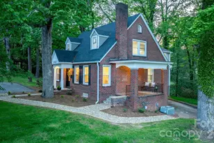 625 4th St Dr NW, Hickory, NC 28601 - Photo 2