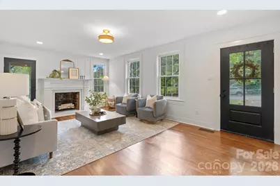 625 4th Street Drive NW, Hickory, NC 28601 - Photo 1