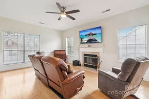 8426 Red Cypress Ct, Charlotte, NC 28216 - Photo 4