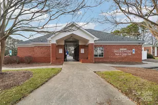 8426 Red Cypress Ct, Charlotte, NC 28216 - Photo 32