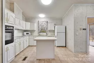 160 Allison Rd, Cowpens, SC 29330 - Photo 10