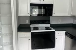 8901 Cinnabay Dr, Charlotte, NC 28216 - Photo 6