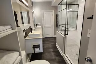 638 E 10th St, Charlotte, NC 28202 - Photo 12