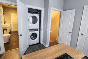 638 E 10th St, Charlotte, NC 28202 - Photo 18