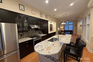 638 E 10th St, Charlotte, NC 28202 - Photo 6