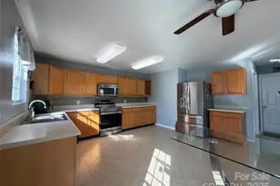 3401 Pikes Peak Dr, Gastonia, NC 28052 - Photo 8