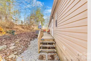 140 Crows Nest Rd, Hendersonville, NC 28791 - Photo 32