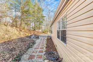 140 Crows Nest Rd, Hendersonville, NC 28791 - Photo 28