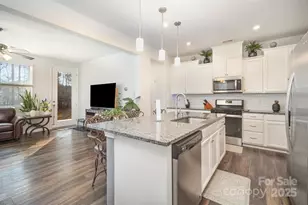 11122 Chalkbark Ln, Charlotte, NC 28262 - Photo 12