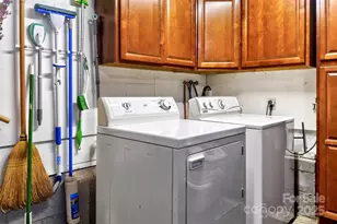 109 Mountain St, Black Mountain, NC 28711 - Photo 32