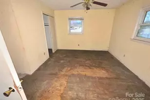 2330 40th Ave Ct NE, Hickory, NC 28601 - Photo 10