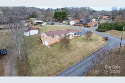 902 Greenwood Place, Lenoir, NC 28645 - Photo 34