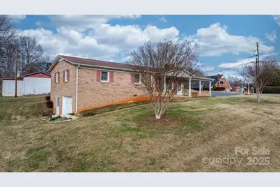 902 Greenwood Place, Lenoir, NC 28645 - Photo 2