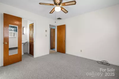 902 Greenwood Place, Lenoir, NC 28645 - Photo 16