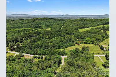 2828 E Pine Street, Mount Airy, NC 27030 - Photo 6