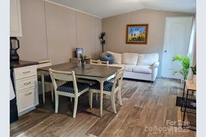 2828 E Pine Street, Mount Airy, NC 27030 - Photo 8