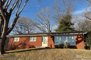 606 Oakmont Dr, Canton, NC 28716 - Photo 1