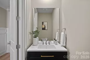 4619 Serenity Woods Ct, Charlotte, NC 28216 - Photo 8