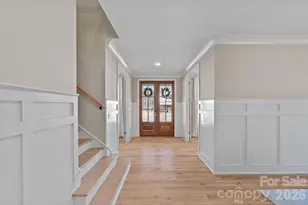 4619 Serenity Woods Ct, Charlotte, NC 28216 - Photo 2