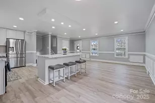 700 Braxfield Dr, Charlotte, NC 28217 - Photo 2