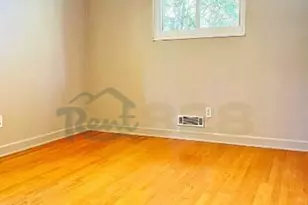 1045 Mountain View St, Hendersonville, NC 28739 - Photo 16