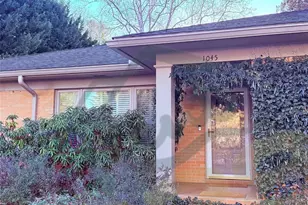 1045 Mountain View St, Hendersonville, NC 28739 - Photo 2