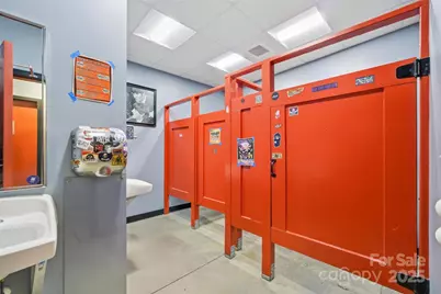 334 W Main Avenue, Gastonia, NC 28052 - Photo 14